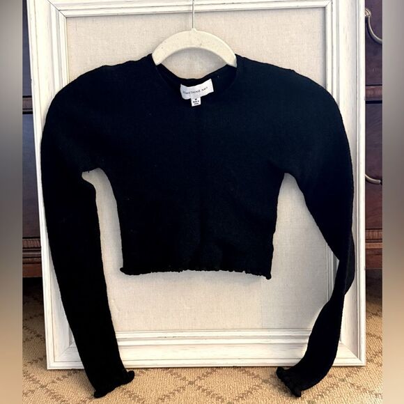 Something Navy cropped Black Wool long sleeve sweater w ruffled hem & sleeves  M - Picture 1 of 9